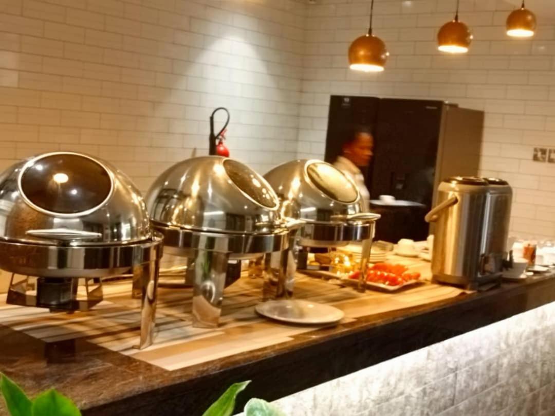 Victoria Mews Hotel Kampala Ngoại thất bức ảnh